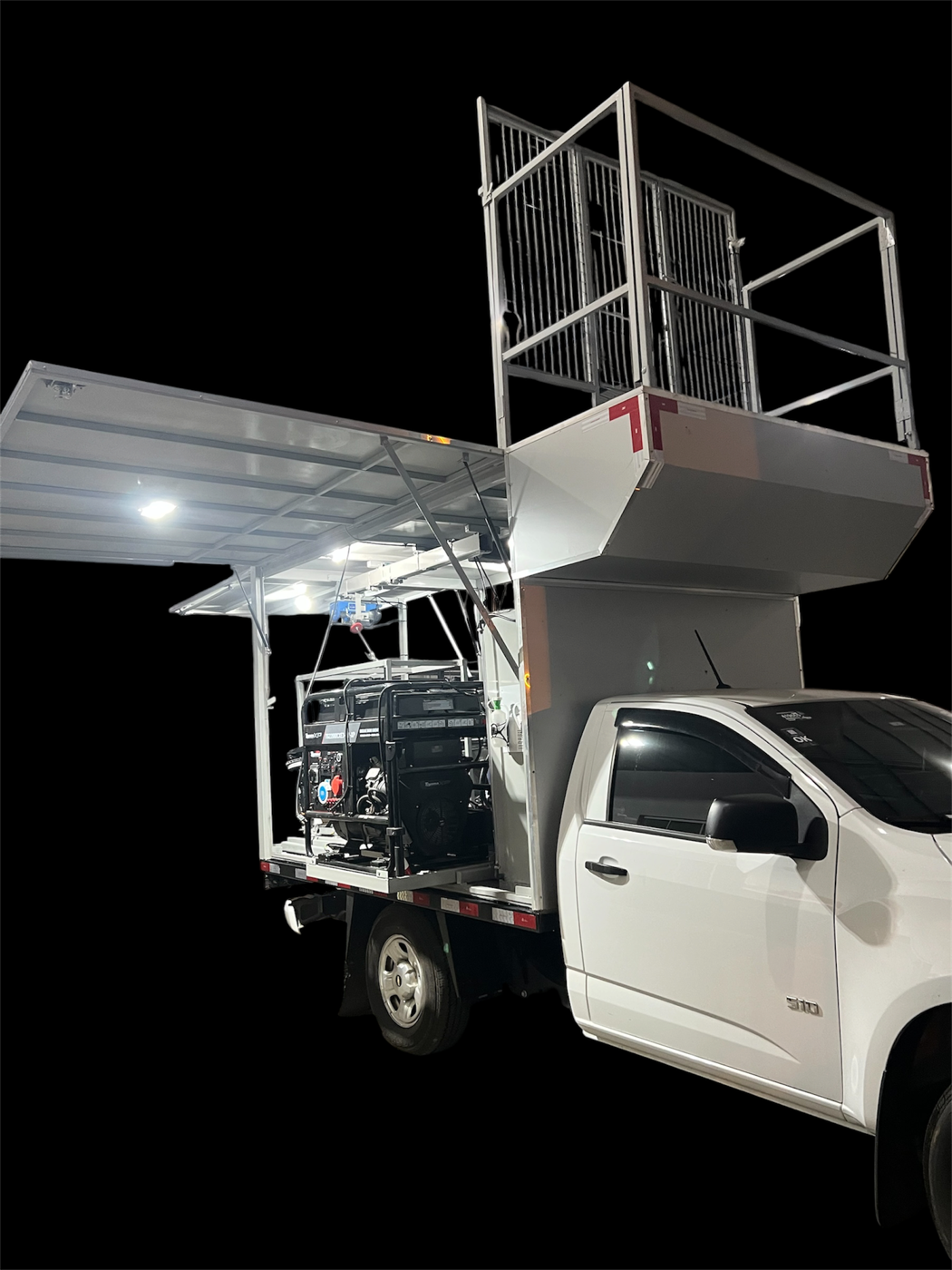 Camionete cabine simples com estrutura e plataforma
